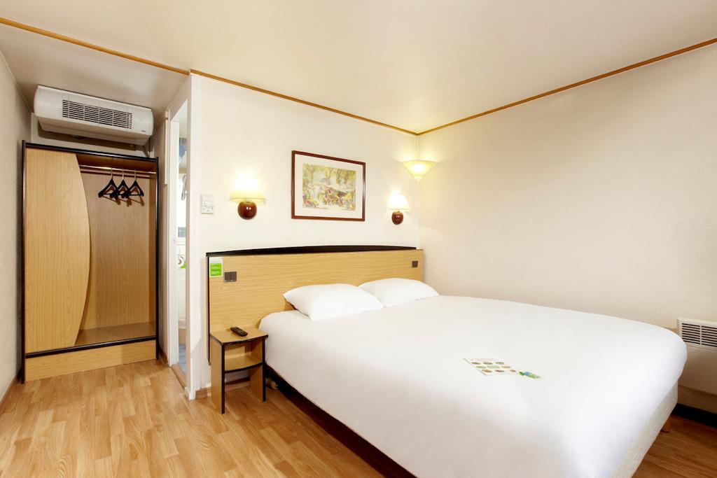 Campanile Epernay - Dizy 51530 Hotel Kamer foto