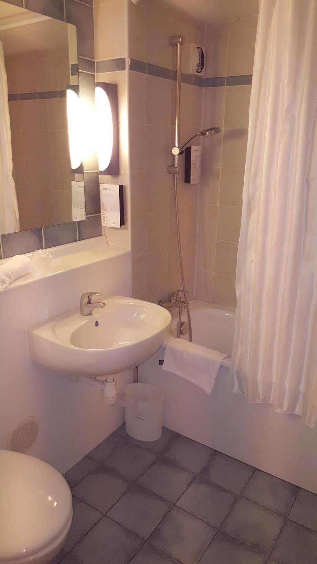Campanile Epernay - Dizy 51530 Hotel Buitenkant foto