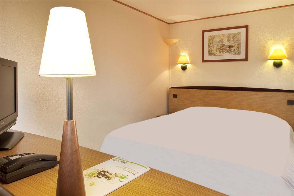 Campanile Epernay - Dizy 51530 Hotel Kamer foto